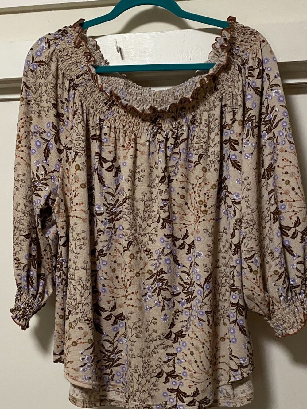 Melloday peasant blouse w/stretch neck, beige w/blue & brown flowers, size XL